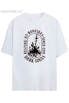 Pandorica's DARK SOULS Tasarım Serisi "BONFIRE KAMP ATEŞİ" Baskılı Yazılı Unisex Pamuklu Tişört