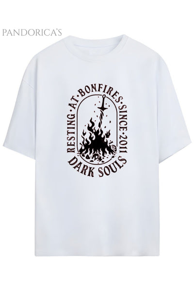 Pandorica's DARK SOULS Tasarım Serisi "BONFIRE KAMP ATEŞİ" Baskılı Yazılı Unisex Pamuklu Tişört