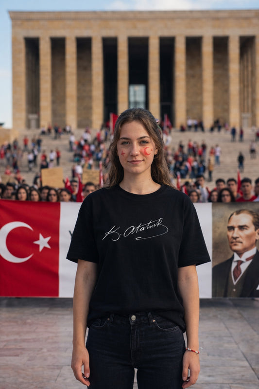Pandorica's Mustafa Kemal ATATÜRK Tasarımı İmzalı Baskılı Unisex Pamuklu T-shirt