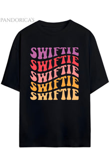Pandorica's Taylor Swift Tasarımı Baskılı " SWIFTIE" Yazılı Unisex Pamuklu T-shirt
