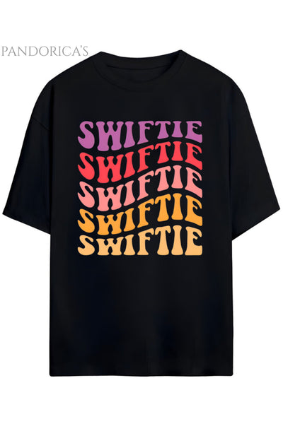 Pandorica's Taylor Swift Tasarımı Baskılı " SWIFTIE" Yazılı Unisex Pamuklu T-shirt
