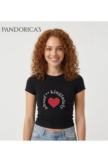 Sex And The City Tasarım Serisi Samantha Jones İkonik Replik Baskılı Yazılı Slim Fit Likralı T-shirt (BODY TEE)