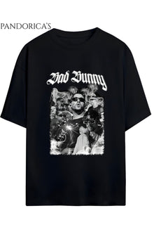 BAD BUNNY TASARIM SERİSİ KOLAJ STİLİ YAZILI BASKILI RELAXED KALIP PAMUKLU UNISEX TİŞÖRT